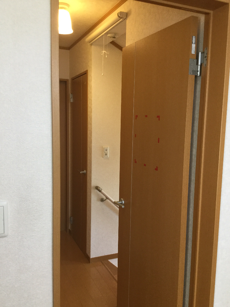 廊下の階段にロールカーテンをつけてみた【娘とテニス22日目】