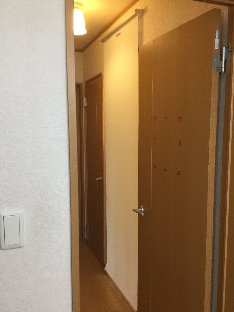 廊下の階段にロールカーテンをつけてみた【娘とテニス22日目】